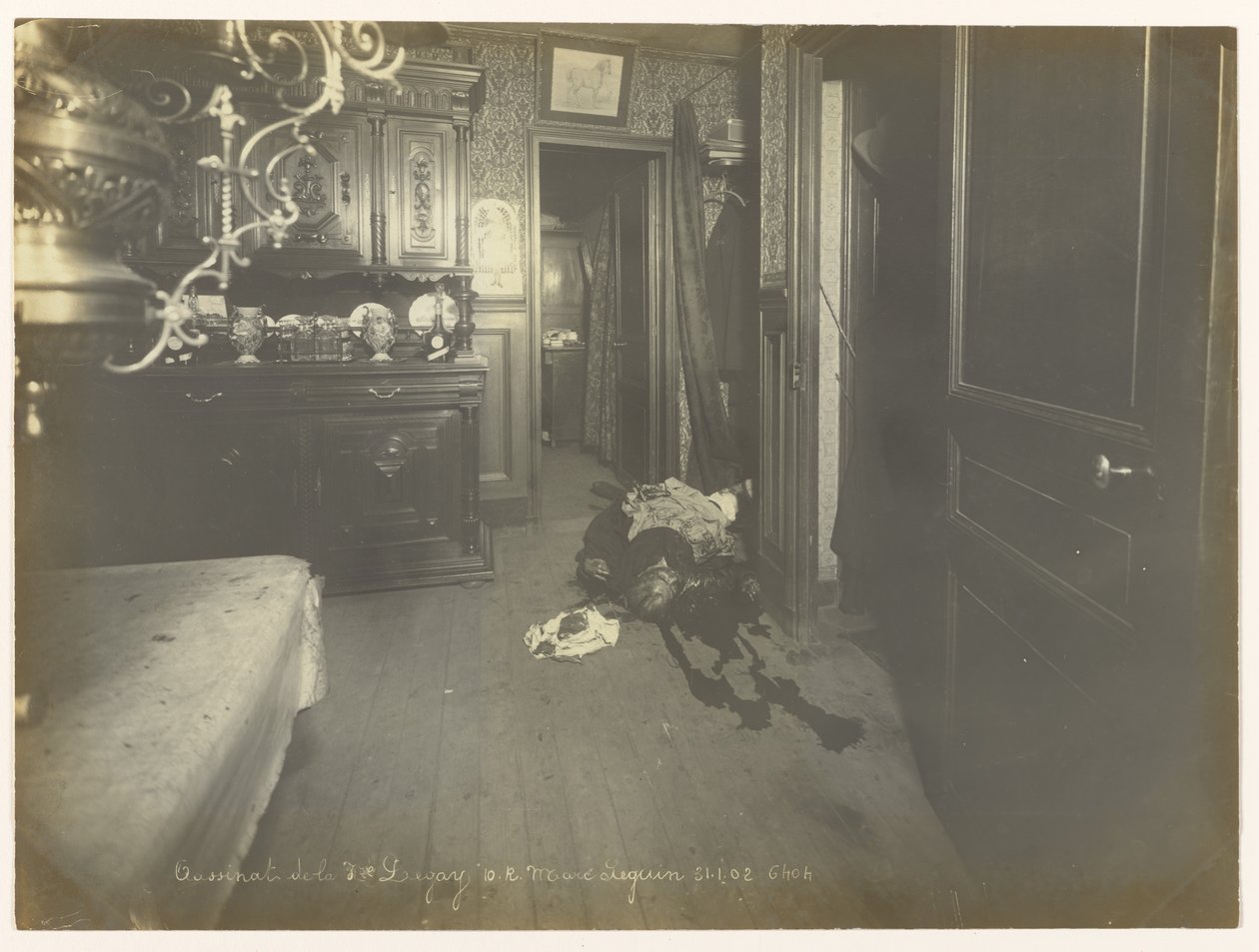 Näkymä ruokasaliin, josta ruumis löydettiin. tekijältä Alphonse Bertillon