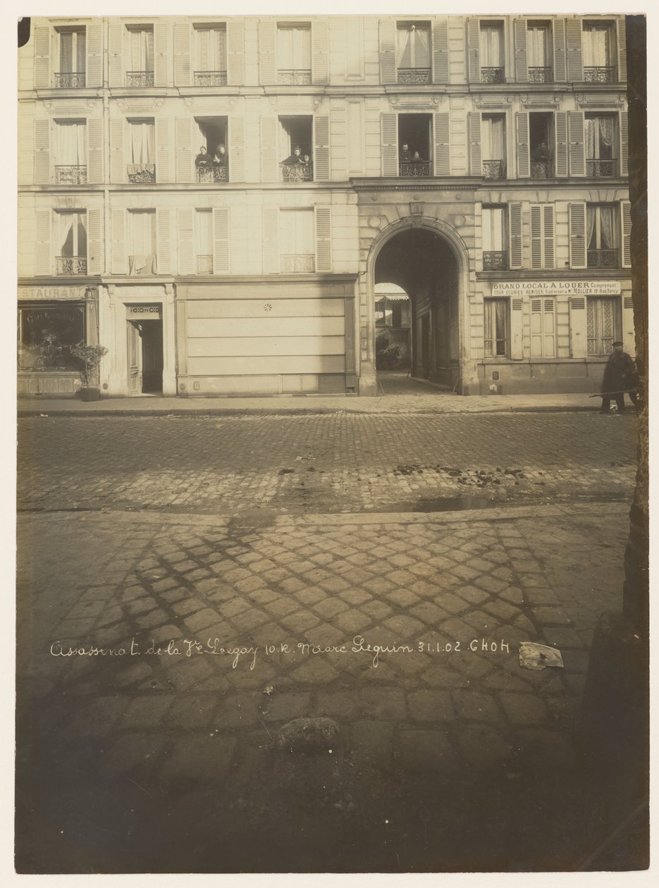 Rakennuksen ulkoasu tekijältä Alphonse Bertillon