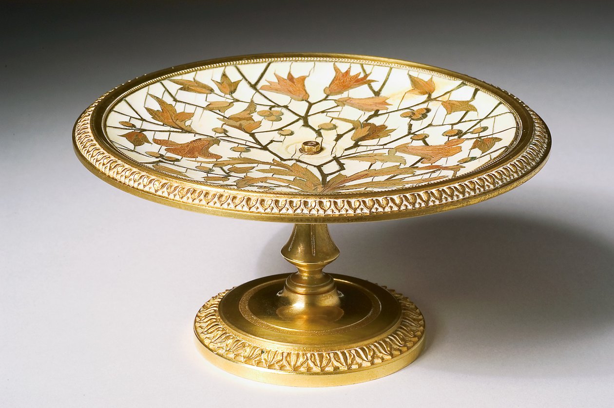 Kuppi jalustalla tekijältä Alphonse-Gustave Giroux