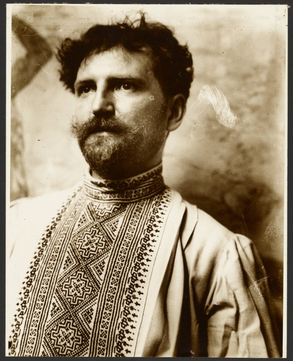 [Omakuva hienossa paidassa] tekijältä Alphonse Maria Mucha