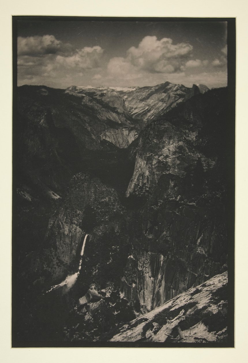 Yosemite: Kaukainen vesiputous tekijältä Alvin Langdon Coburn