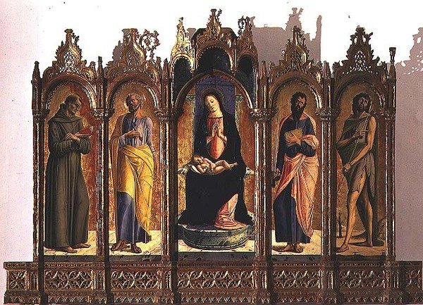 Polyptyykki, joka kuvaa (keskipaneeli) Madonna ja Child Enthroned; St. Dominic ja St. Peter (vasemmanpuoleiset paneelit); Pyhä Paavali ja Pyhä Johannes Kastaja (oikea paneeli) tekijältä Alvise Vivarini