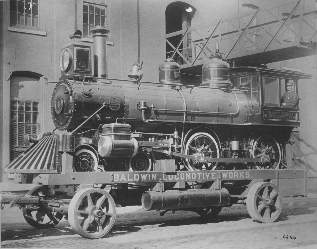 Baldwin Locomotive Works, Trades Exhibit, Constitutional Centennial Celebration, Philadelphia, Pennsylvania, 1887 tekijältä American Photographer