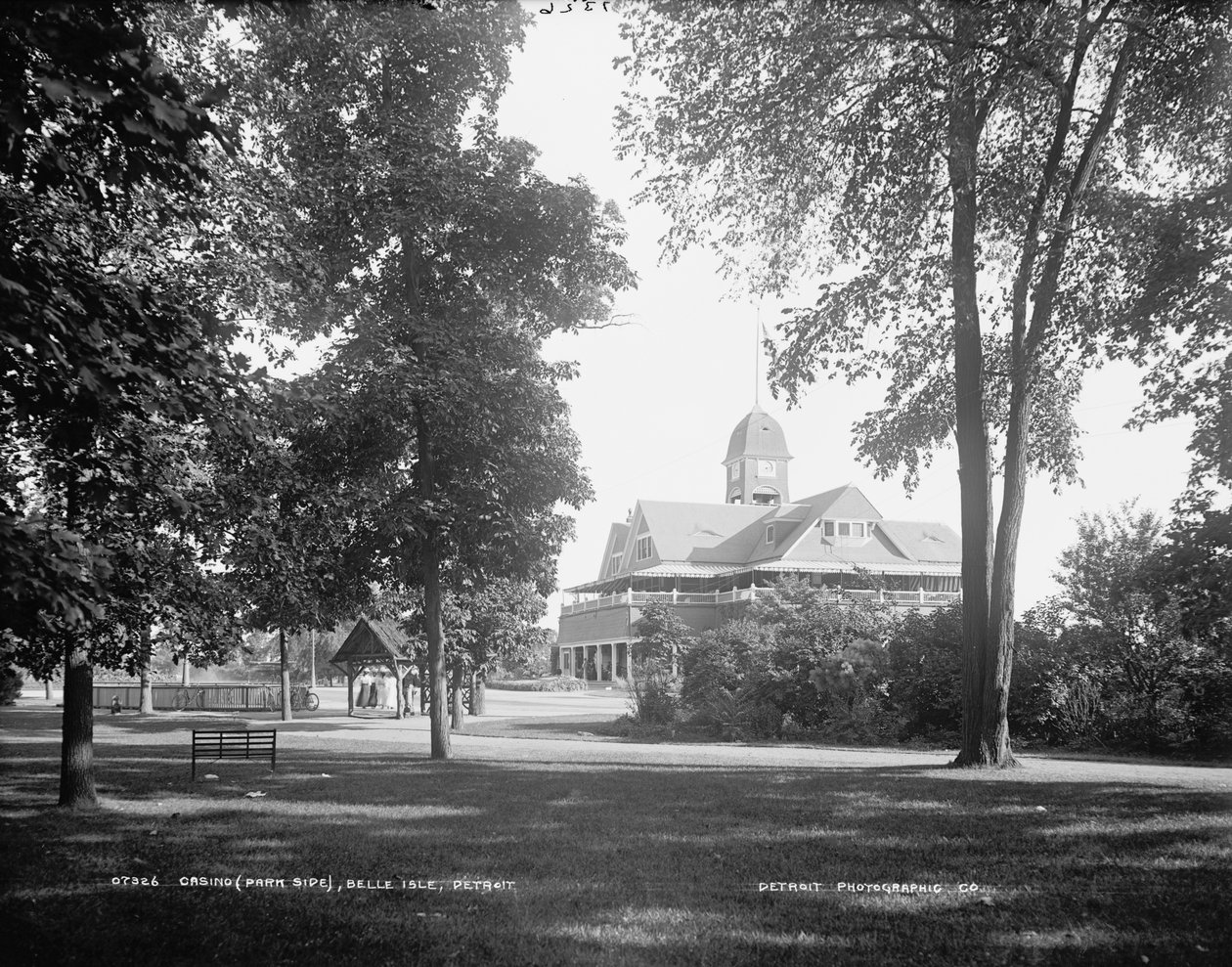 Kasino (puiston puoli), Belle Isle, Detroit, 1884-89 tekijältä American Photographer
