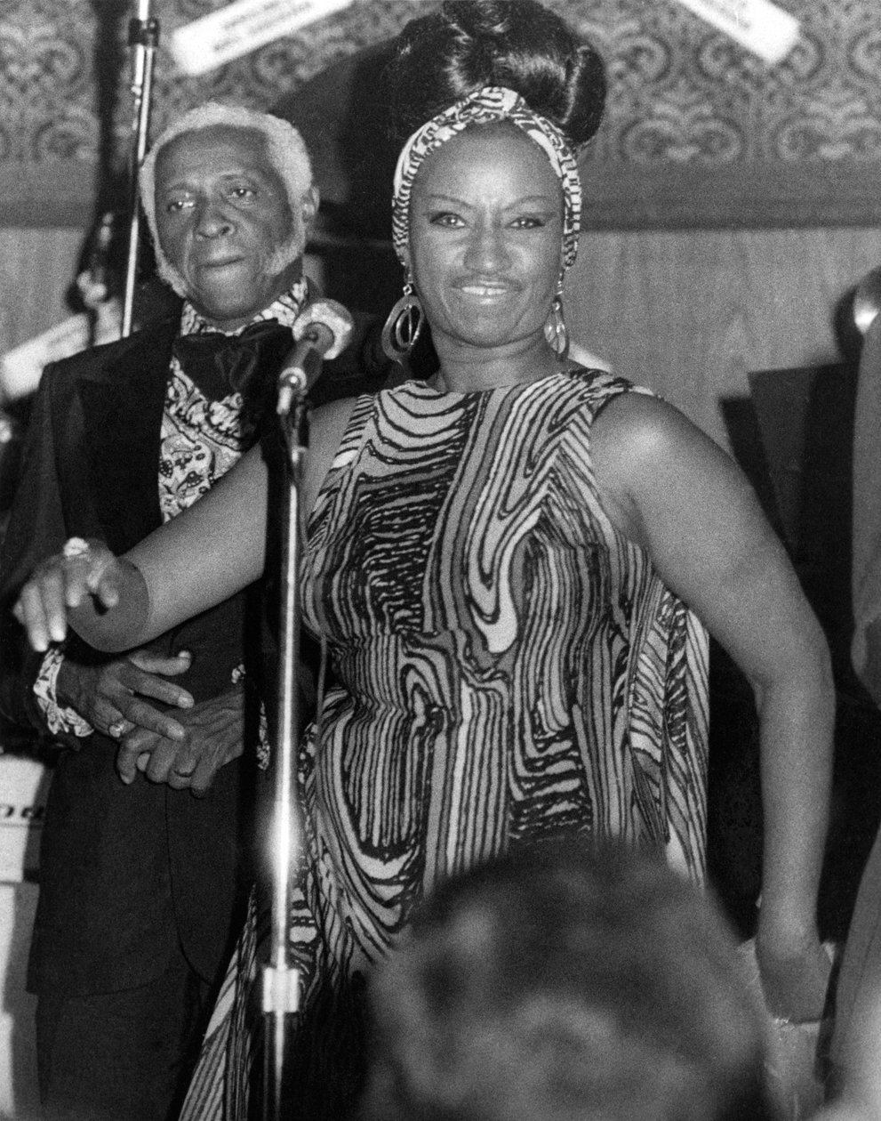 Celia Cruz lavalla, 15. heinäkuuta 1976 tekijältä American Photographer