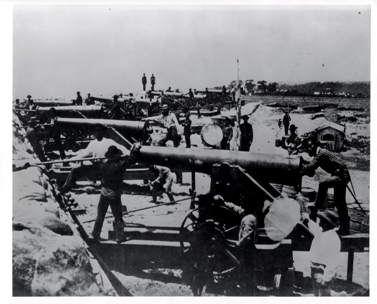 Konfederaation vesipatteri Warringtonin sisäänkäynnillä Pensacola Bay, Florida, helmikuu 1861 tekijältä American Photographer