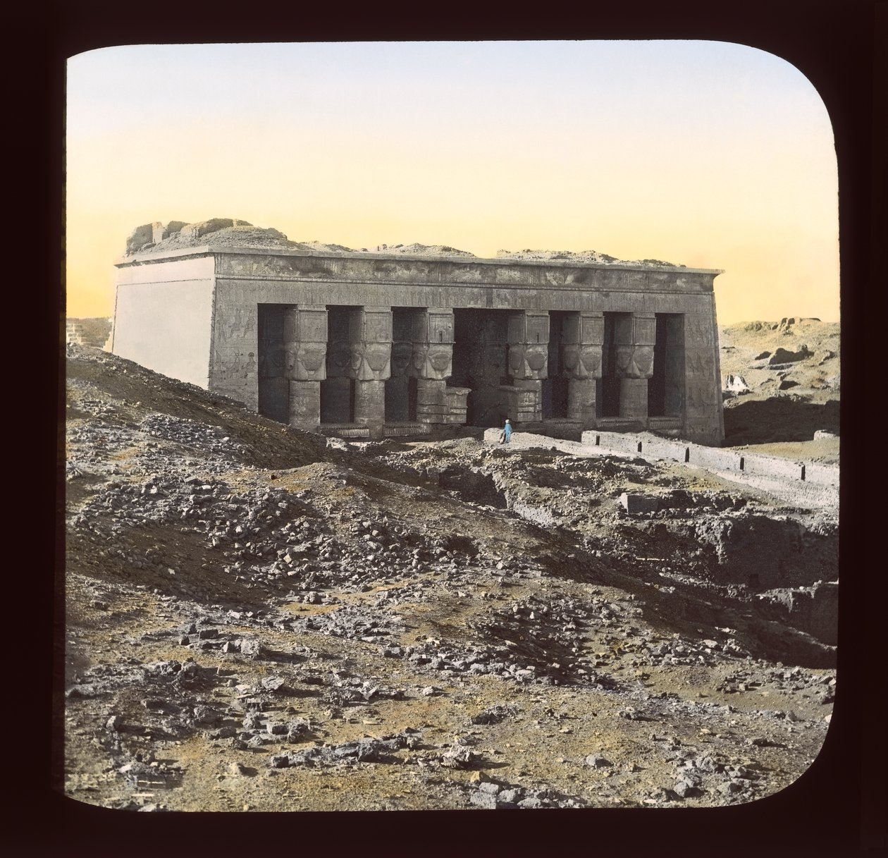 Egypti - Denderah (lyhtyliukumäki) tekijältä American Photographer