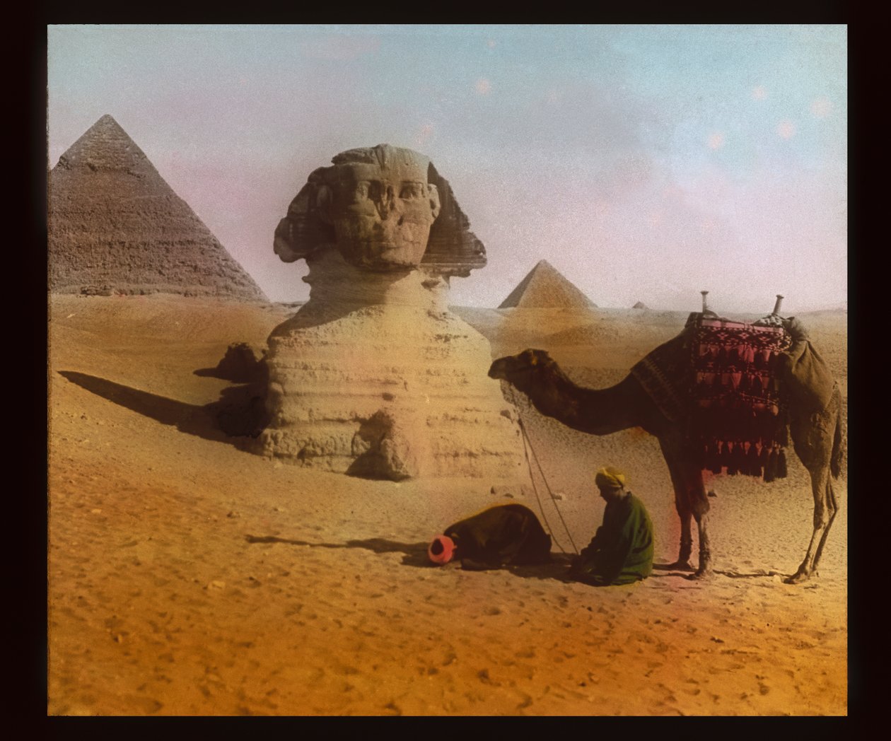 Gizeh - Pyramidit ja sfinksi (lyhtyliukumäki) tekijältä American Photographer
