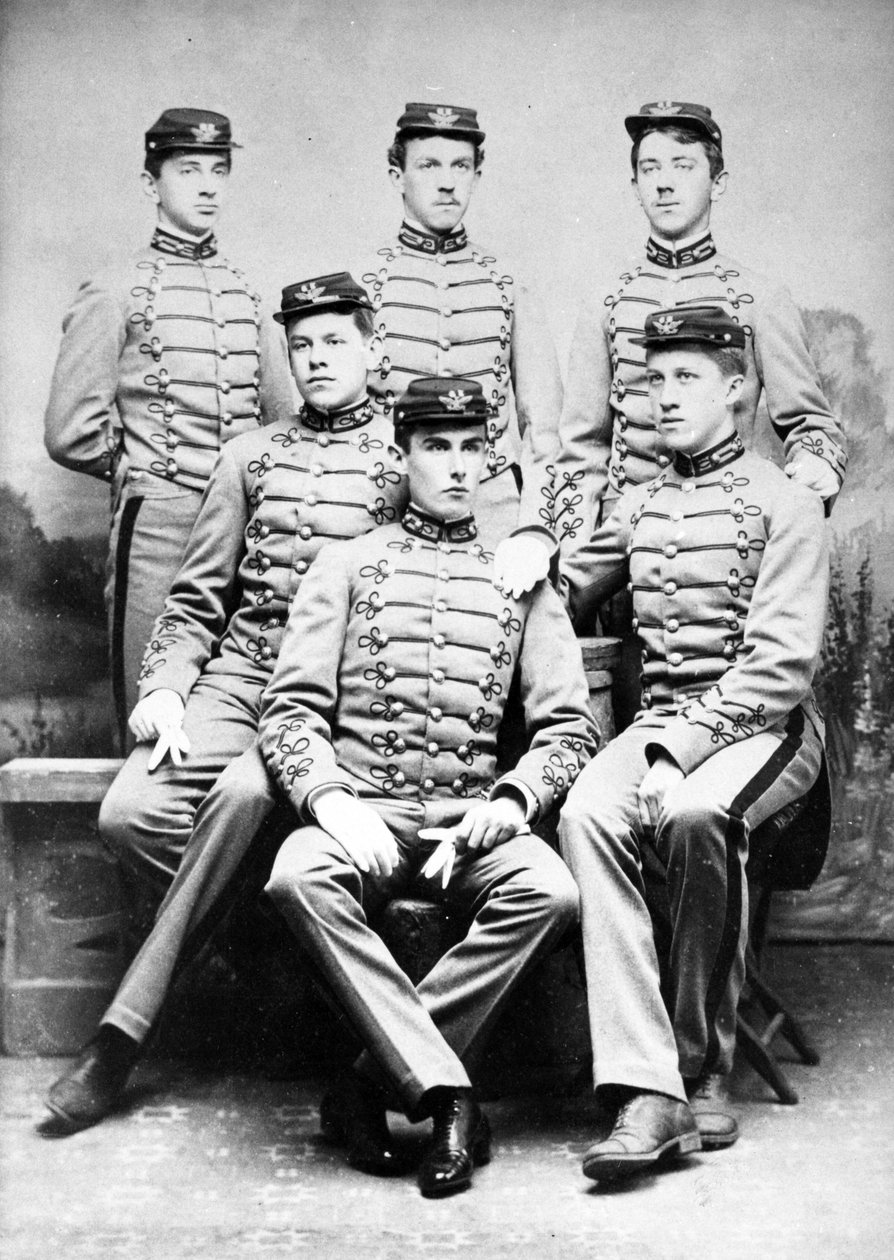 Ryhmämuotokuva sotilasakatemiasta valmistuvista kadeteista, n. 1860 tekijältä American Photographer