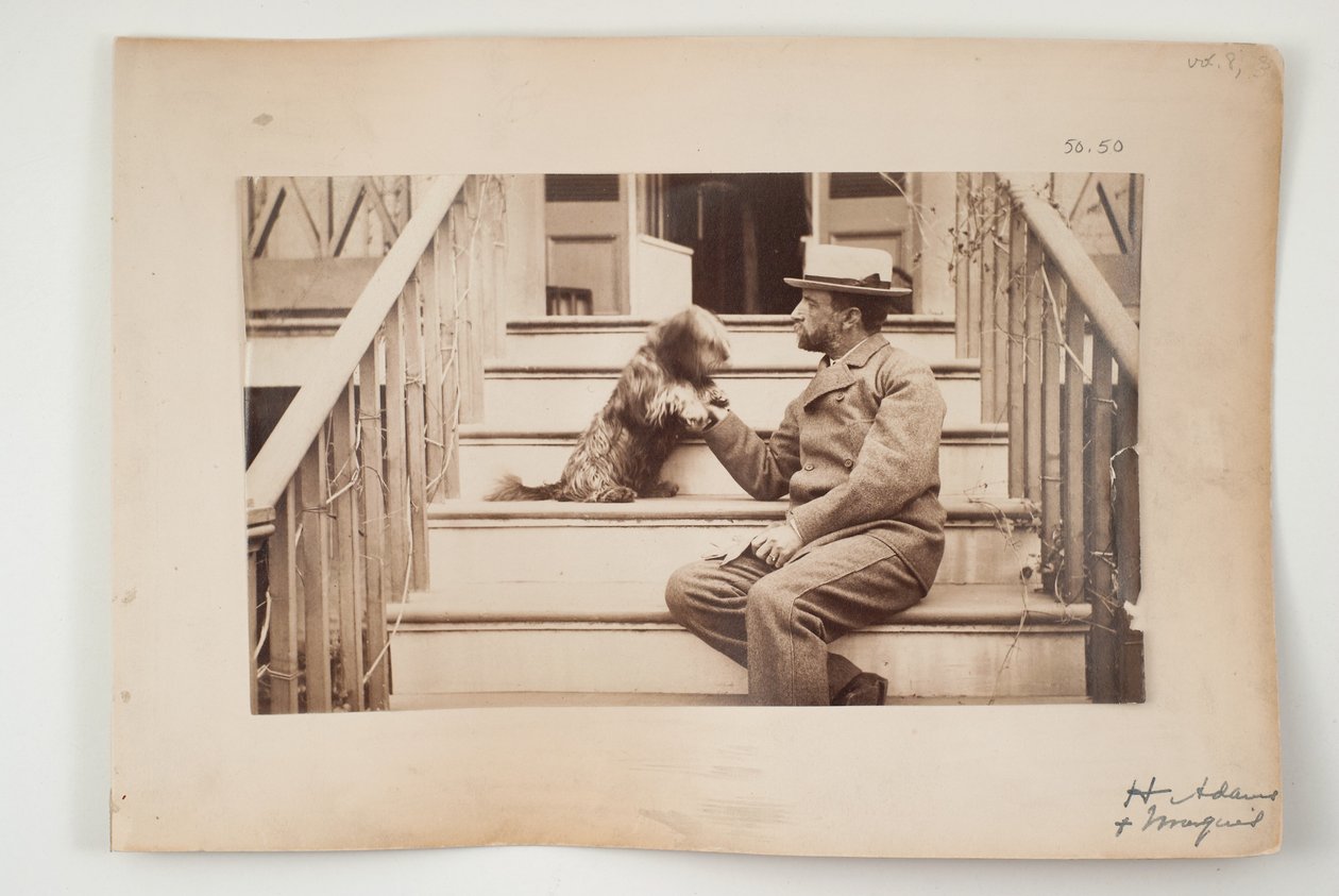 Henry Adams koiransa Marquis kanssa, n. 1883 tekijältä American Photographer