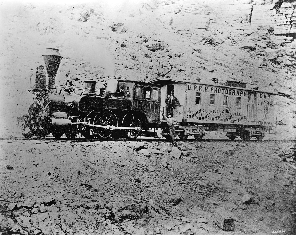 J.B. Silvis U.P.R.R. Valokuva-auto lähellä Point of Rocksia, Wyoming, n. 1868 tekijältä American Photographer