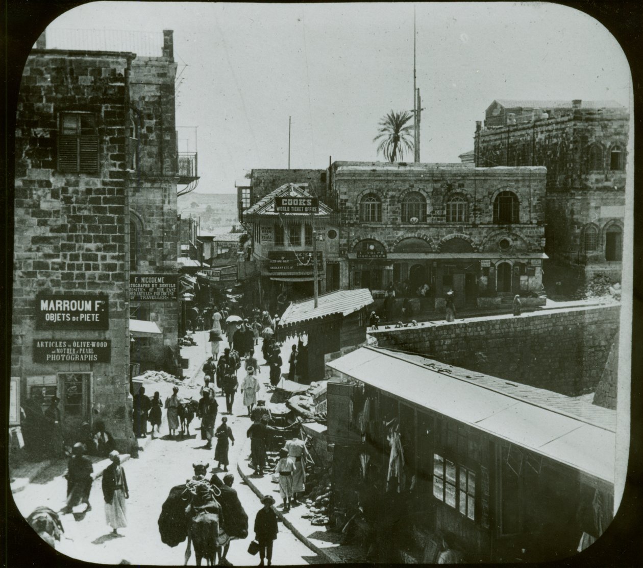 Jerusalem, Jaffan portin sisäpuolella, n.1880 (vedos lyhty-diapositiosta). tekijältä American Photographer