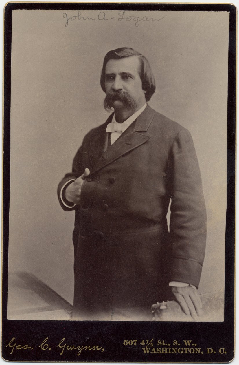John Alexander Logan (1826-86), Yhdysvaltain senaattori ja unionin armeijan kenraali; kuva George C Gwynn, Washington DC (albumikuva) tekijältä American Photographer