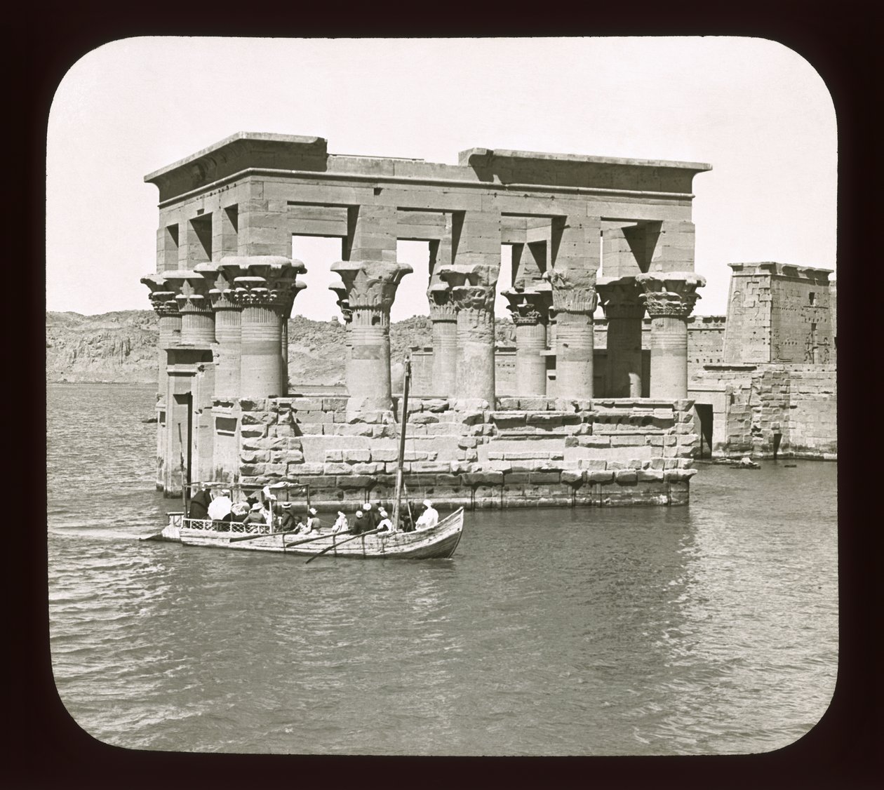Kioski, Philaen temppeli, 1908 (lyhtyliukumäki) tekijältä American Photographer