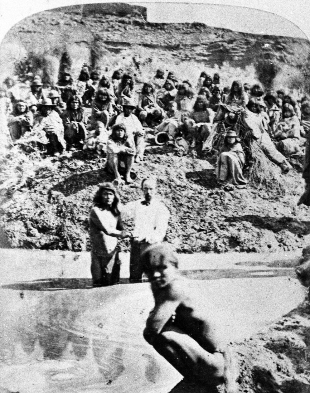 Amerikan alkuperäiskansojen mormonikaste, n. 1875 tekijältä American Photographer