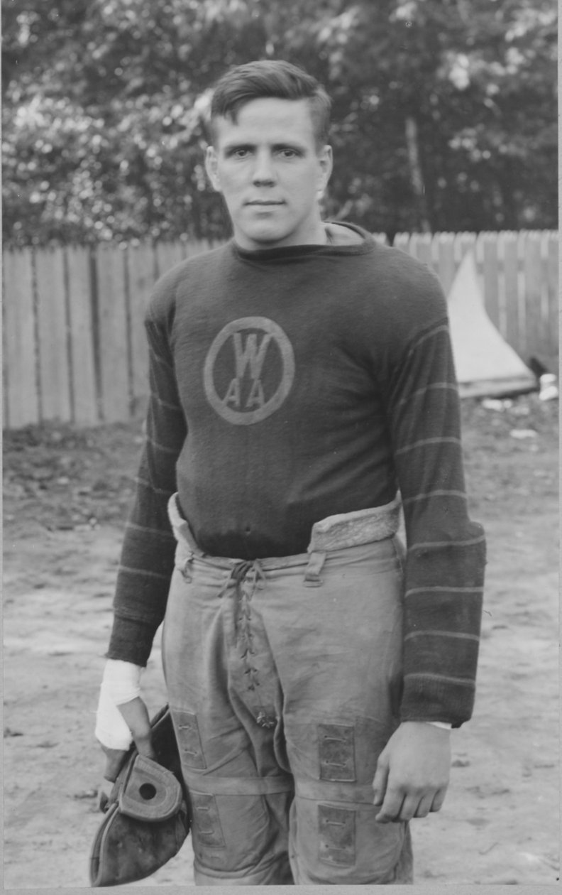 P. Freeman, Westinghouse Athletic Associationin jalkapallojoukkueen apuvalmentaja, 1923 tekijältä American Photographer