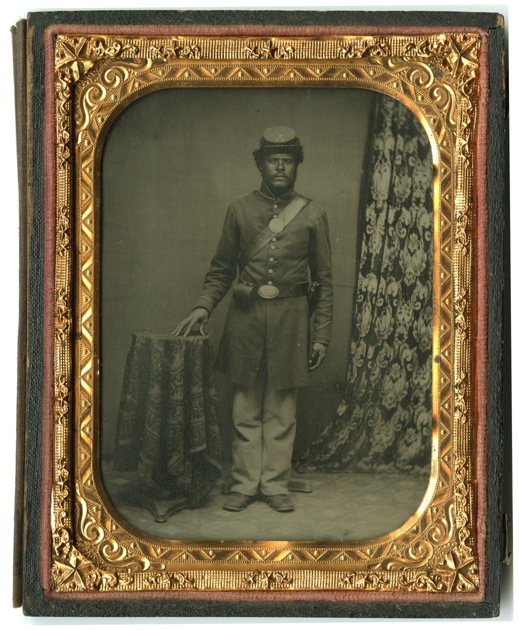 Mustan sotilaan muotokuva Private Co. I, 54. joukkojalkaväki, n. 1863 (ambrotyyppikuva) tekijältä American Photographer