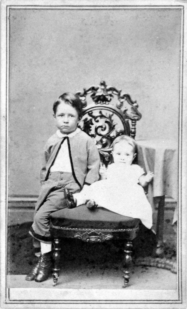 Nuoren pojan ja vauvan muotokuva, n. 1860 tekijältä American Photographer