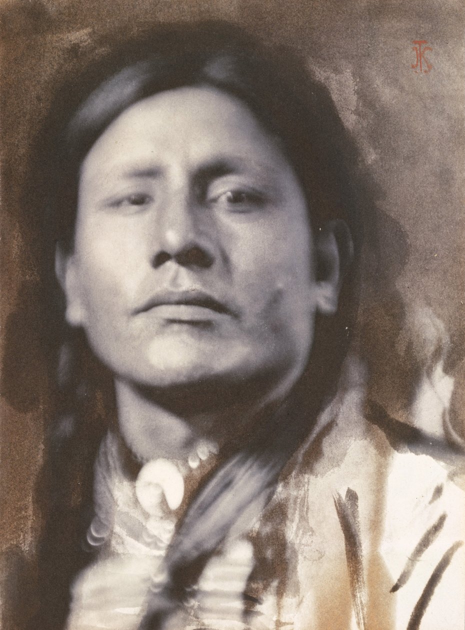Sioux-päällikkö, n. 1898 (platinaprintti) tekijältä American Photographer