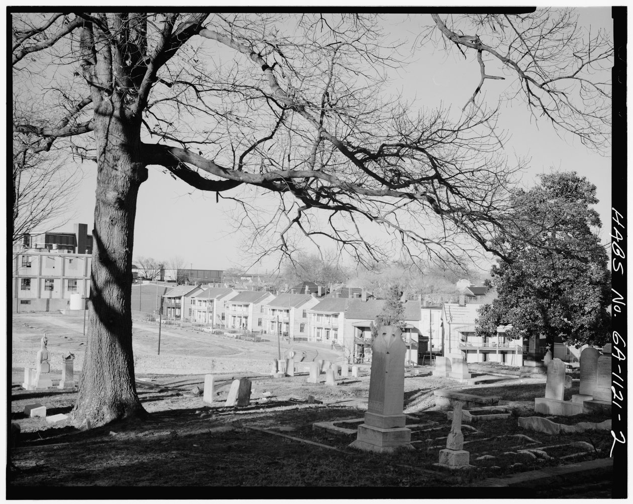 Cabbagetown District (yleiset näkymät), Boulevard, Pearl Street, Memorial Drive ja rautatieradat, Atlanta, Fulton County, GA (m/v kuva) tekijältä American Photographer