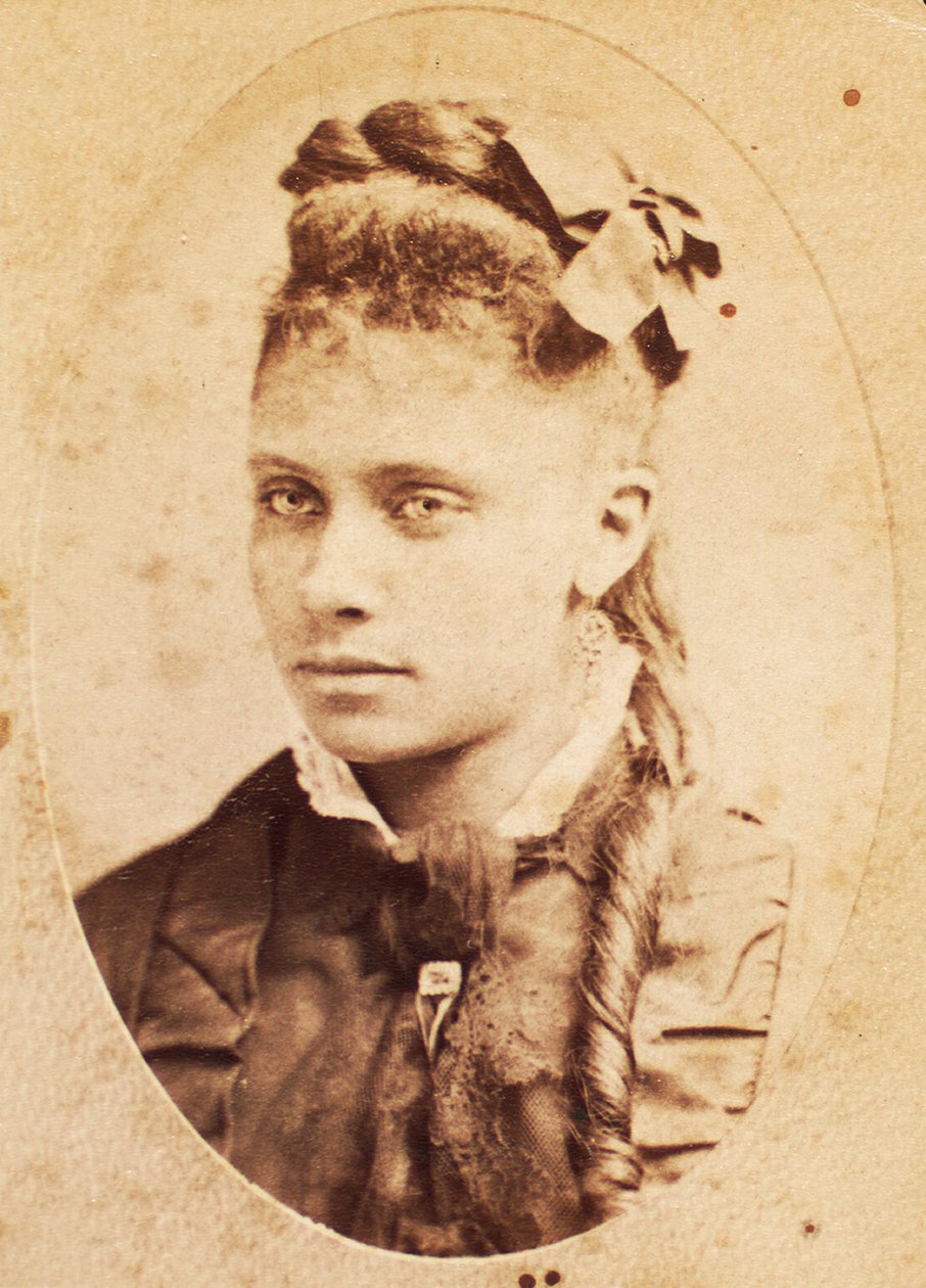 Carte de visite nuoresta afroamerikkalaisesta naisesta, n. 1880 tekijältä American Photographer