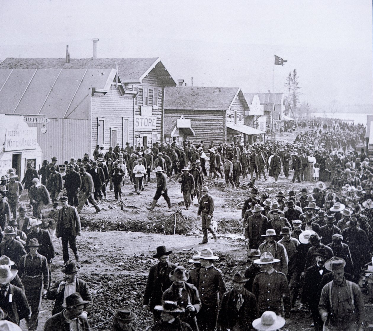Dawson City Klondiken kultakuumeen aikana (1897-98) 1898 (s/w-kuva) tekijältä American Photographer
