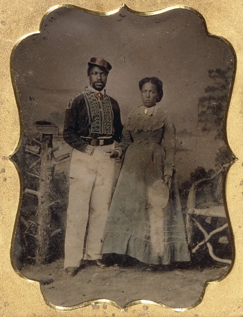 Palomies ja morsian, n. 1860 (neljäslevyinen tinatyyppi, käsinvärjätyt kullatuilla kohokuvioilla, nahka) tekijältä American Photographer