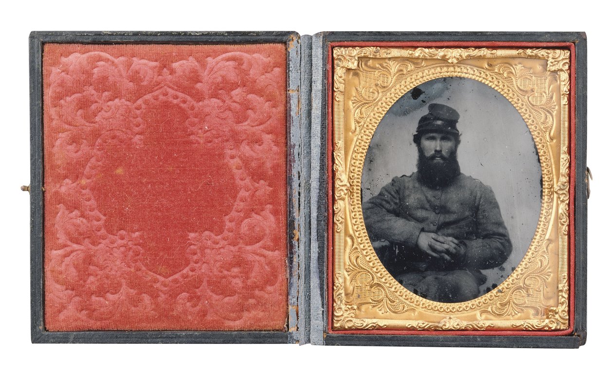 Kehystetty muotokuva sotamies Joseph Absalom Higginbothamista, I. komppania. tekijältä American Photographer