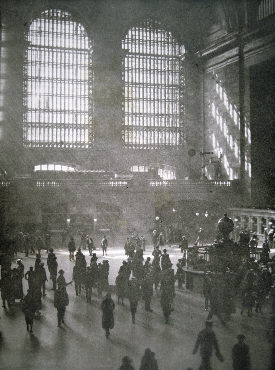 Grand Central Station, New York City tekijältä American Photographer