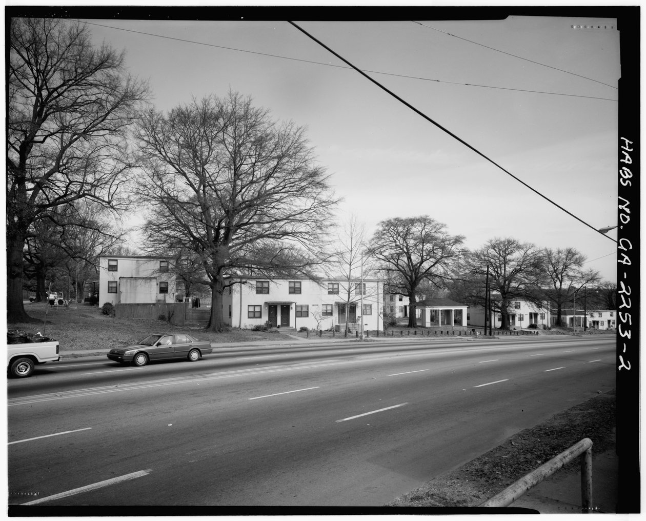 John Hope Homes (julkinen asunto), jota rajoittaa Larkin, Dora, Spelman Streets & Lane, Atlanta, Fulton County, GA (m/v kuva) tekijältä American Photographer