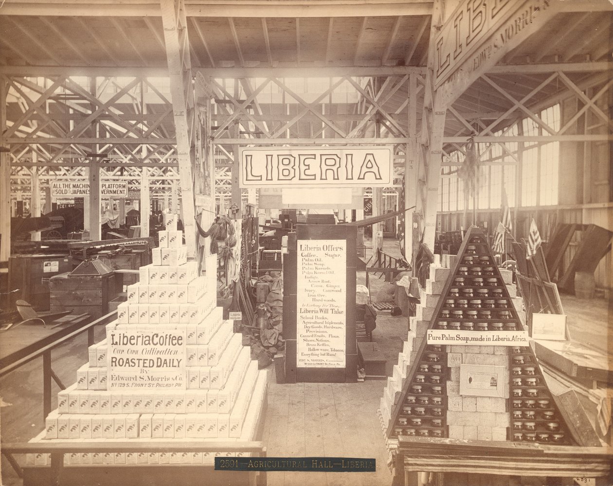 Liberia saippua- ja kahvinäyttely, Agricultural Hall, Philadelphia Centennial Exhibition, 1876 (albumiprintti) tekijältä American Photographer
