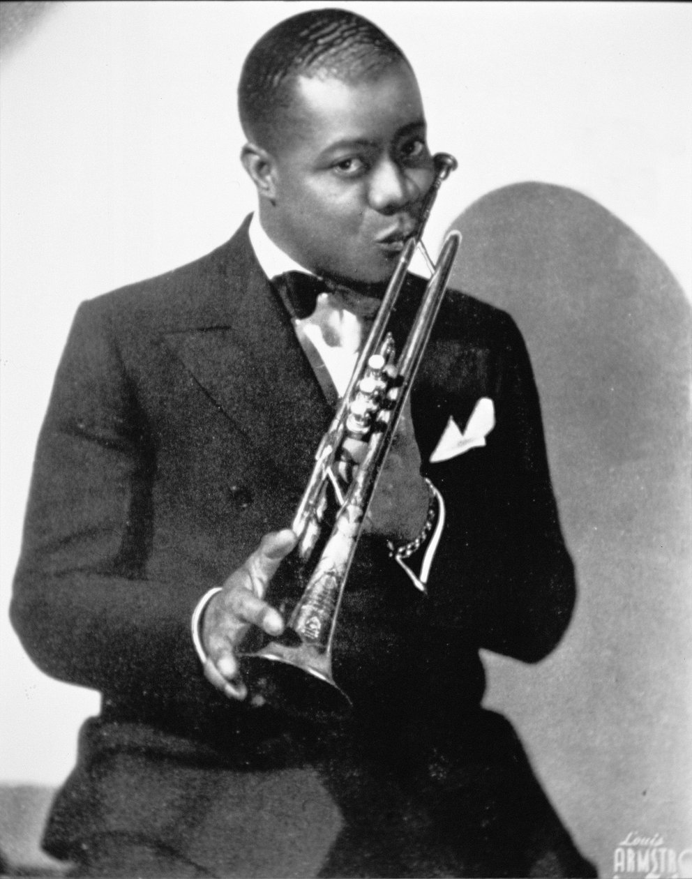 Louis Armstrong (1900–1971) n. 1930 (valkovalkoinen) tekijältä American Photographer
