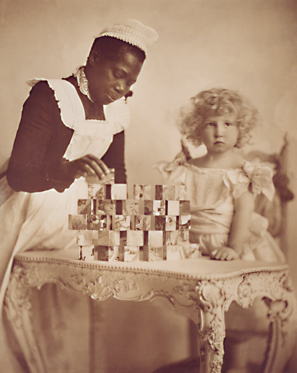 Maid DeAh, n. 1900 (albumikuva) tekijältä American Photographer