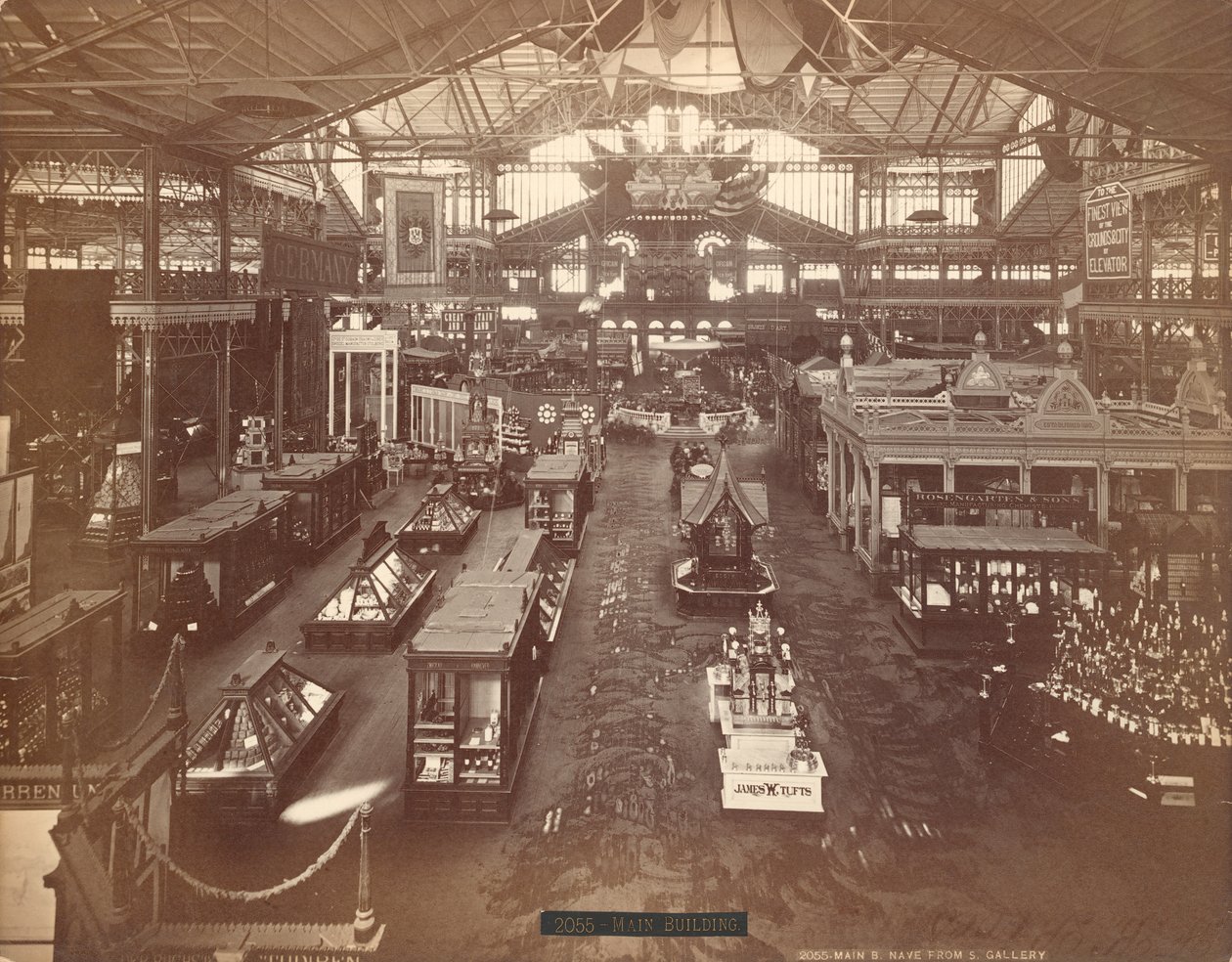 Päärakennus, satavuotisjuhlavuoden kansainvälinen näyttely 1876, Philadelphia (hopea-albumiiniprintti) tekijältä American Photographer