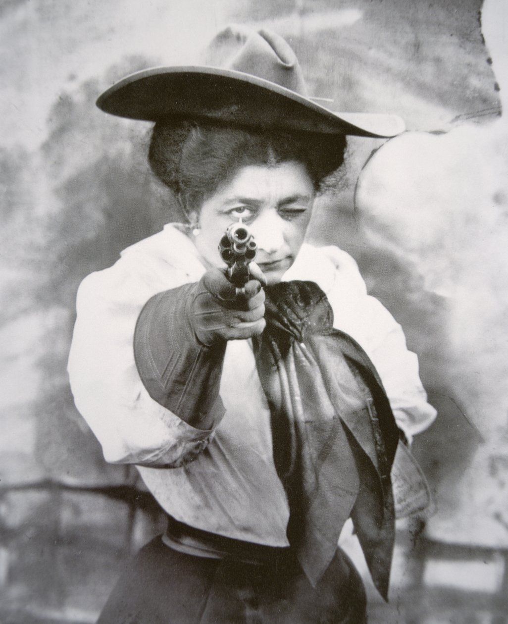 May Lillie (m/w kuva) tekijältä American Photographer