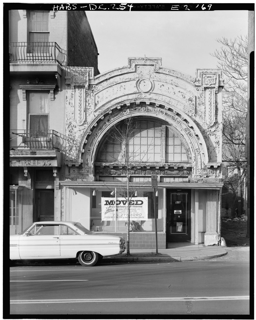 Mount Vernon Theatre, 918 Ninth Street Northwest, Washington, District of Columbia, DC, 30. marraskuuta 1969 (m/v kuva) tekijältä American Photographer