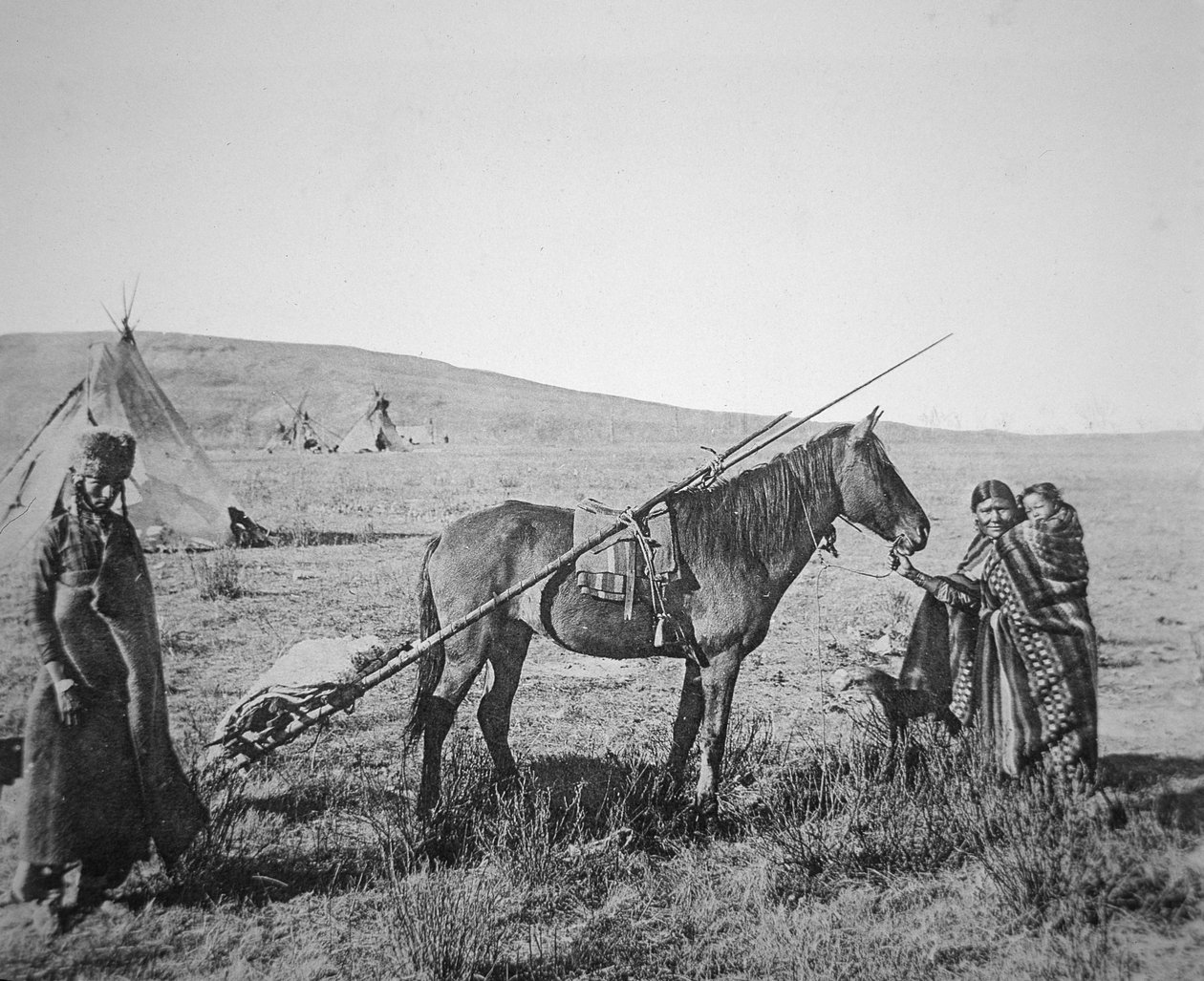 Native American Cree ihmisiä Länsi-Kanadasta, n. 1890 (b/w kuva) tekijältä American Photographer