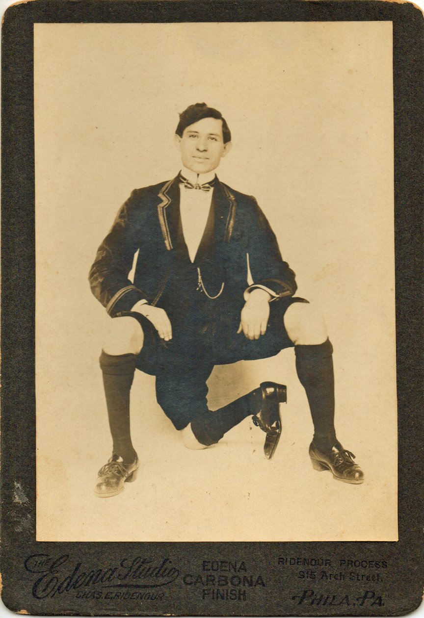 Muotokuva Francisco Lentinistä (1881-1966), kolmijalkaisesta miehestä tekijältä American Photographer