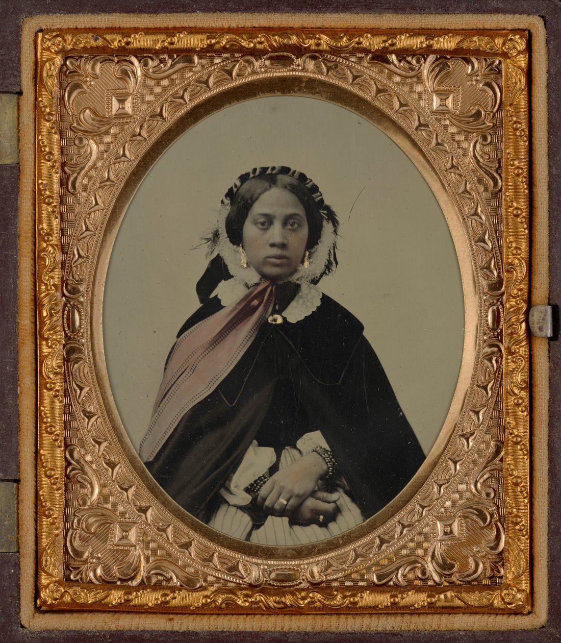 Naisen muotokuva, mahdollisesti Josephine Folks,n. 1860 (kuva) tekijältä American Photographer