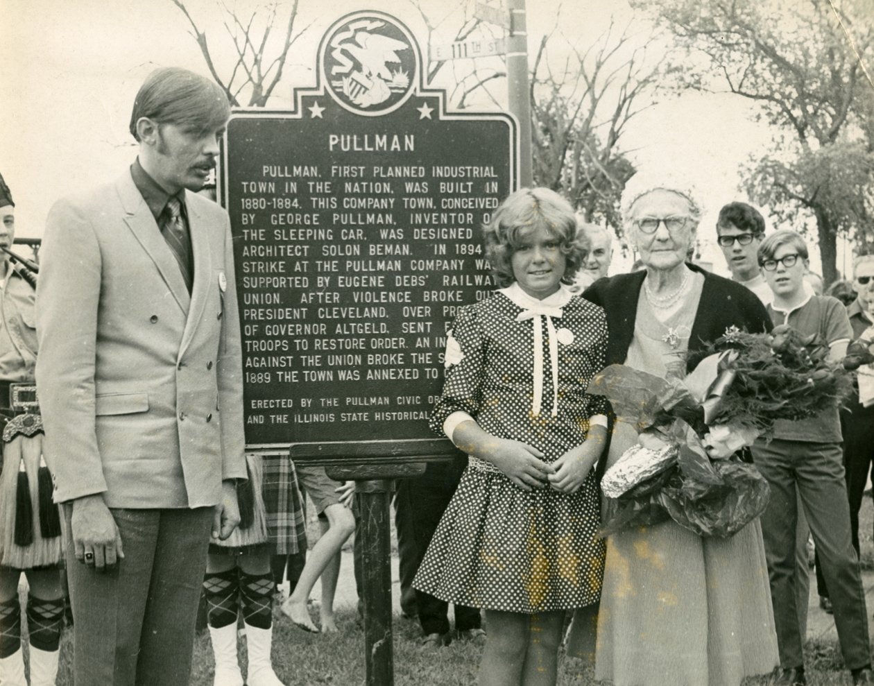 Pullman Project (hopeagelatiiniprintti) tekijältä American Photographer