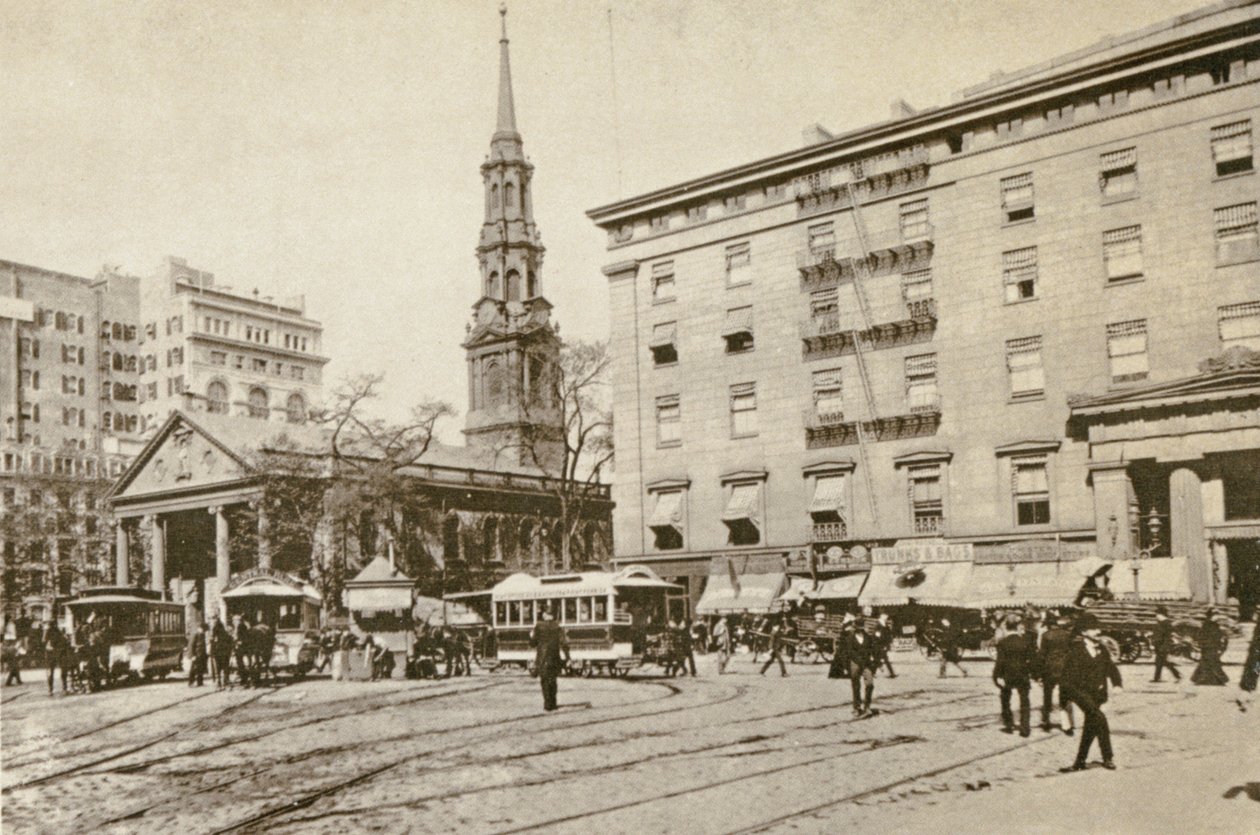 St Pauls Chapel ja Astor House, City Hall Parkin edustalla, New York City, 1892 tekijältä American Photographer