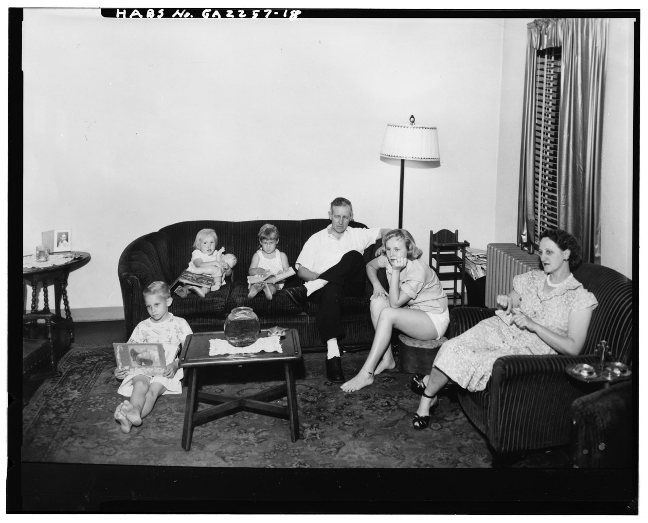 Techwood Homes (julkinen asunto), jota rajoittavat North Avenue, Parker Street, William Street & Lovejoy Street, Atlanta, Fulton County, GA, n. 1940 (m/v kuva) tekijältä American Photographer