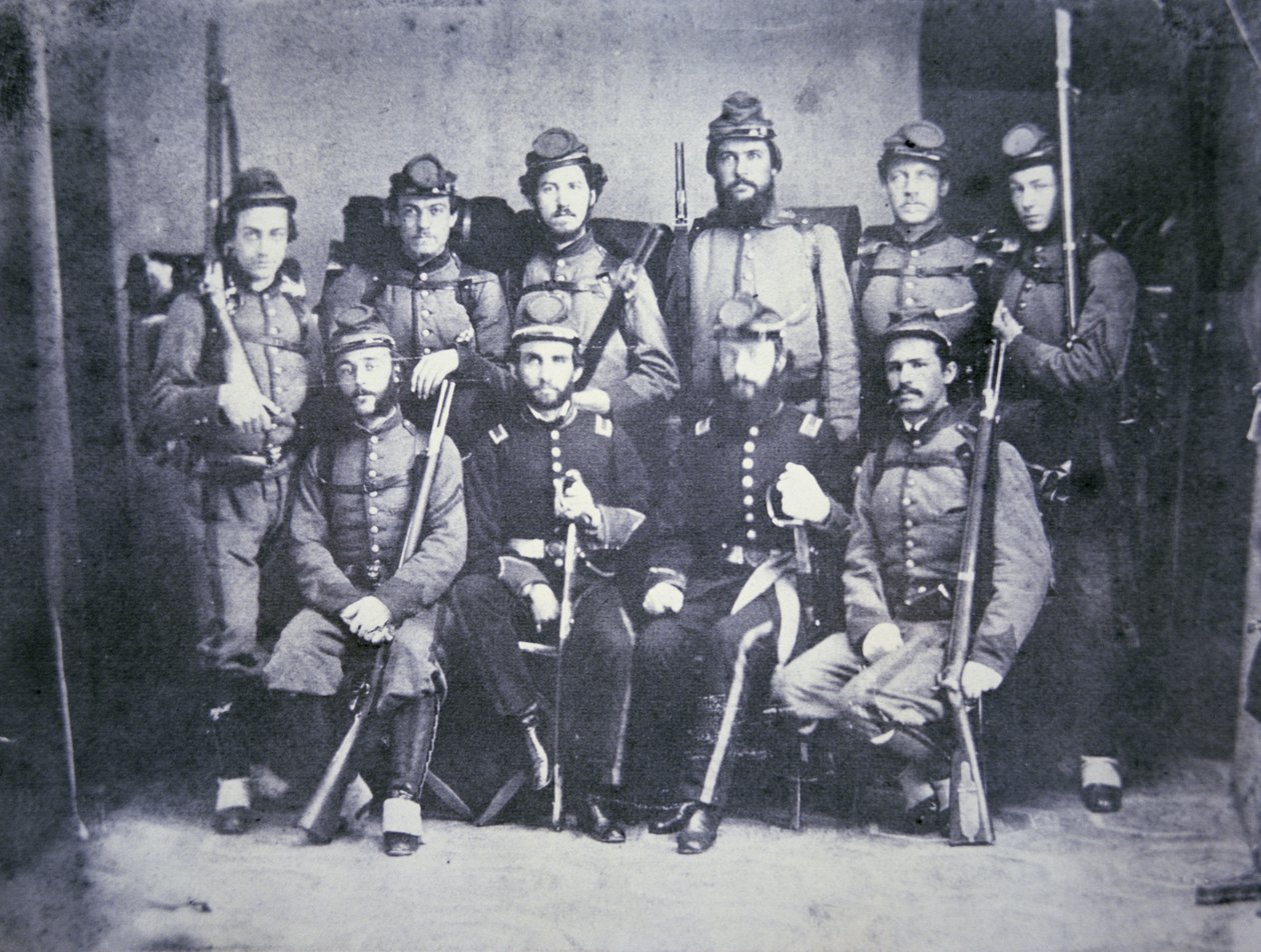 Konfederaation armeijan Charleston Zouave -kadetit tekijältä American Photographer