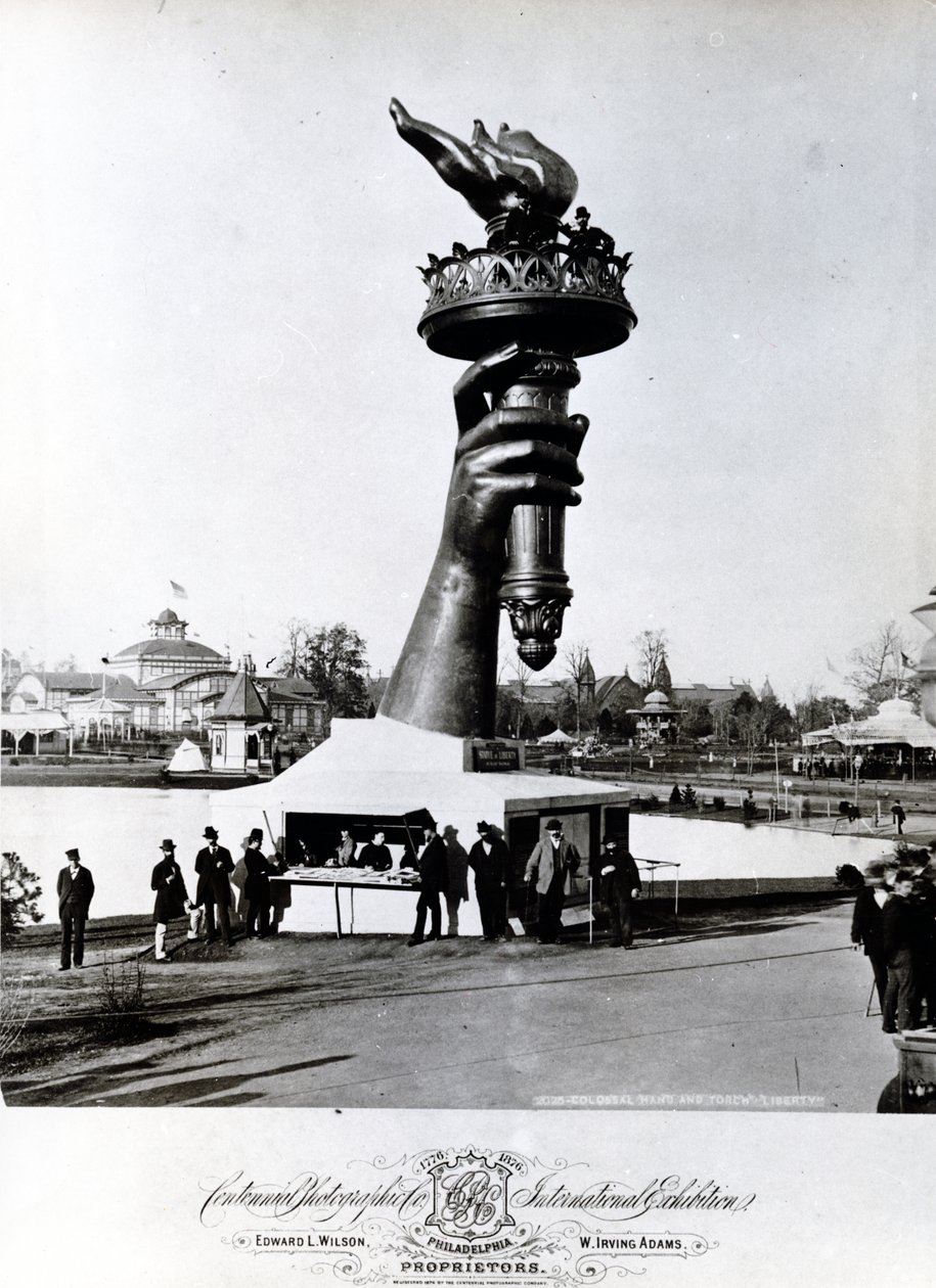 Vapaudenpatsaan käsi ja soihtu, 1876 tekijältä American Photographer