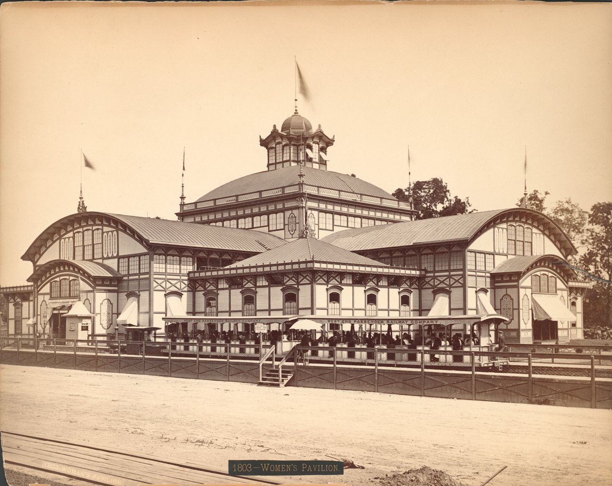 The Womens Pavilion, Centennial International Exhibition, Philadelphia, 1876 (albumiprintti) tekijältä American Photographer