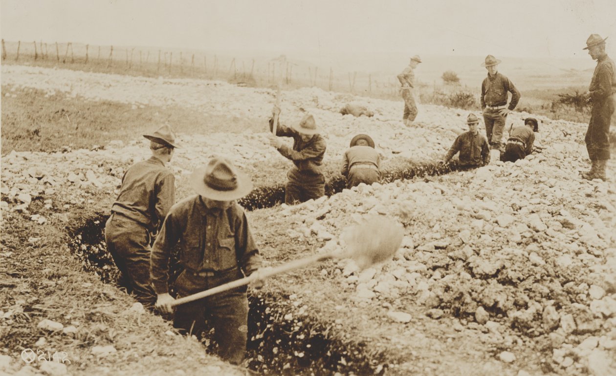 Yhdysvaltain merijalkaväet Ranskassa kaivautumassa sisään, 1917-1919 tekijältä American Photographer