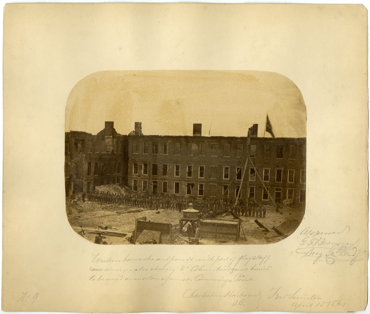 Western Barracks ja Parade, Fort Sumterin taistelu, 15. huhtikuuta 1861 tekijältä American Photographer