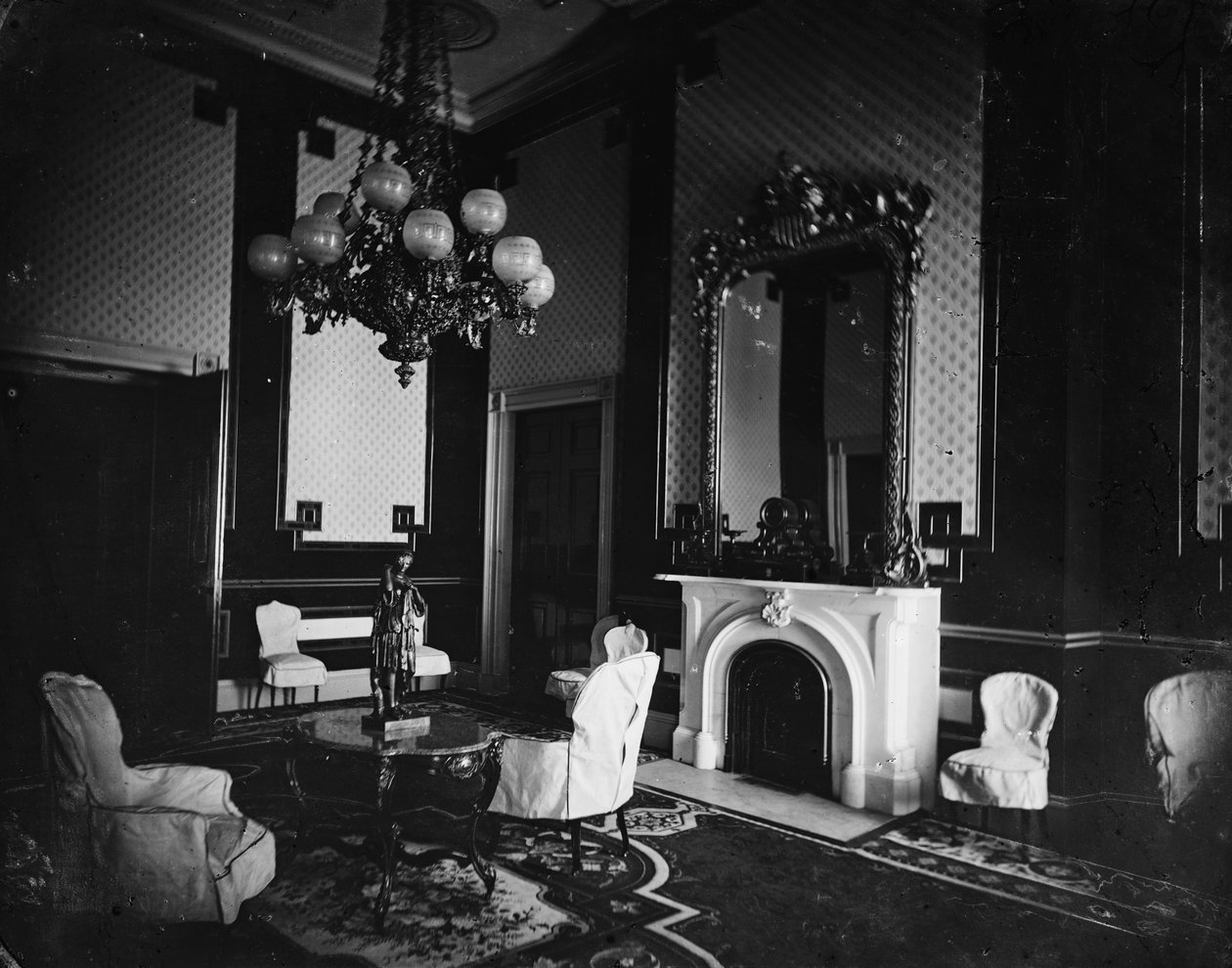 Valkoisen talon sisustus, Old Green Room, Presidents Study, 1860-80 tekijältä American Photographer