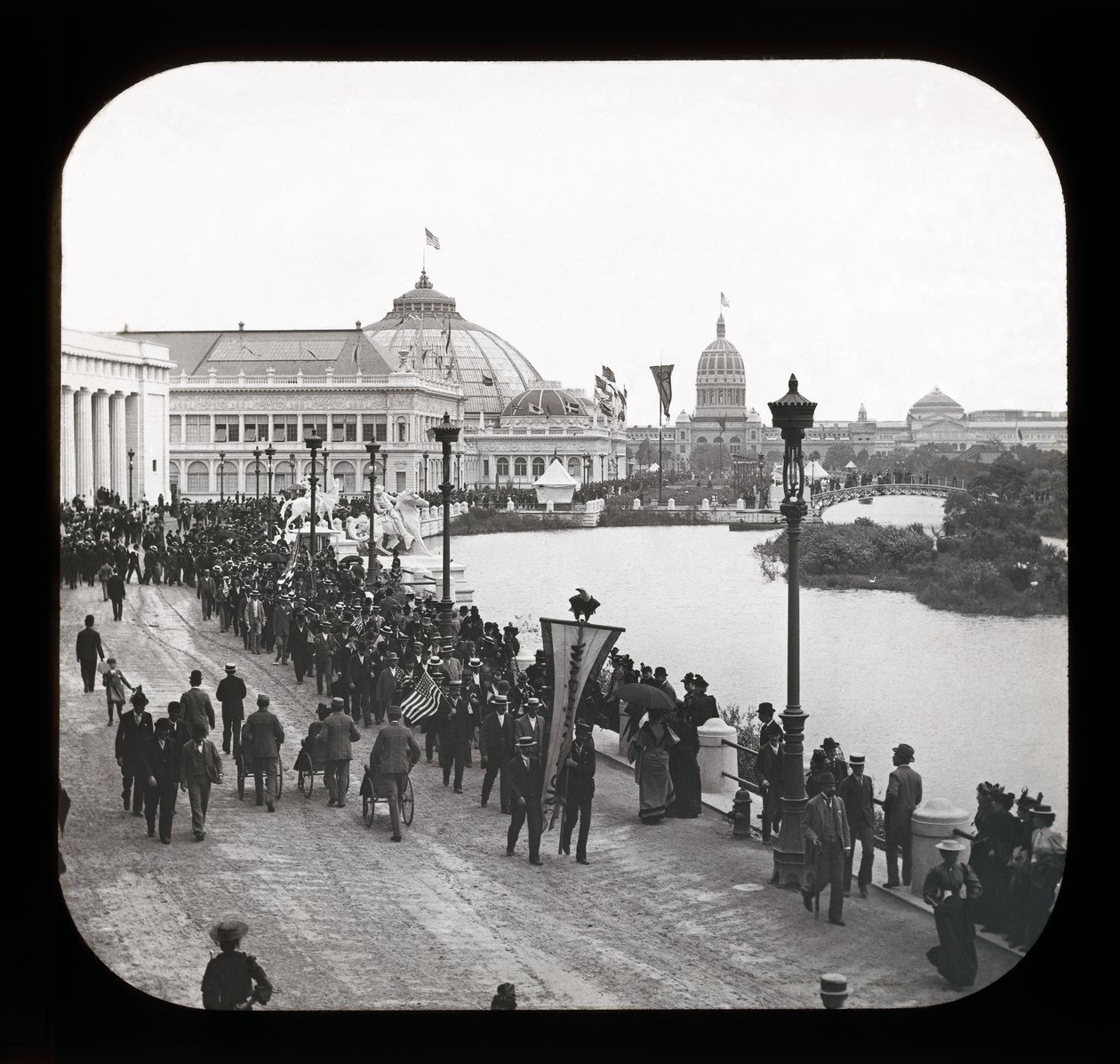 Worlds Columbian Exposition: ulkokuva, Chicago, 1893 (lyhtyliukumäki) tekijältä American Photographer