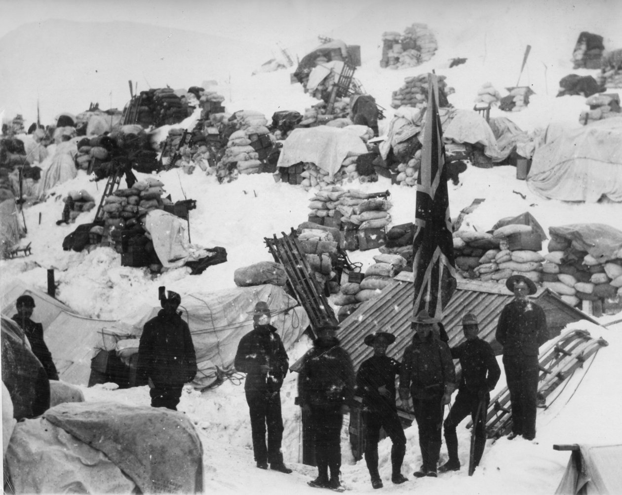 Yukon / Klondike Gold Rush vuonna 1898 (b/w kuva) tekijältä American Photographer